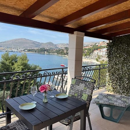 Apartments Villa Mirella 20 M From The Sea - Free Parking Trogir Exterior photo